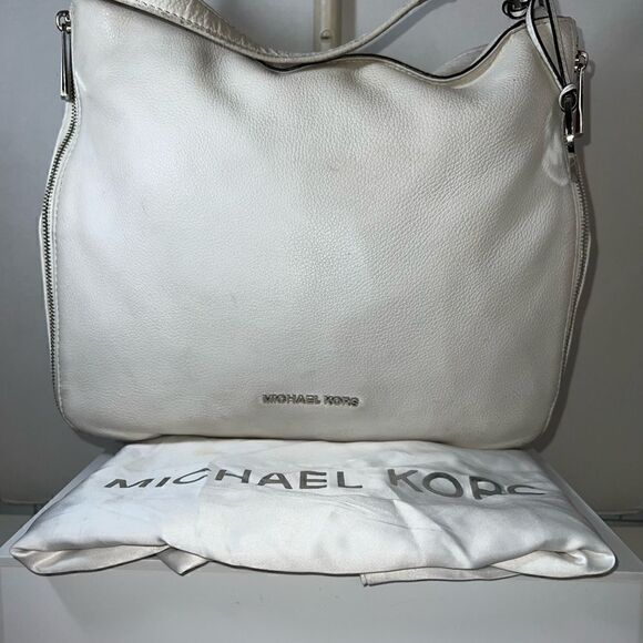 Micheal Kors Large Hobo - Picture 2 of 9